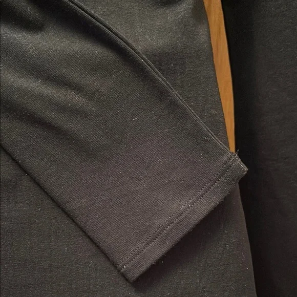 Express Black Comfy V-Neck Long Sleeved T-Shirt NWOT - Picture 5 of 8